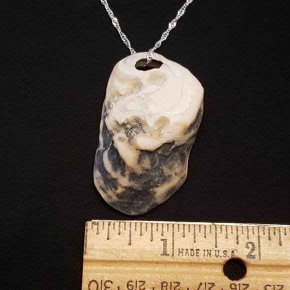 Ocean Treasures Collection artisan shell necklace w/20" 925plated Sterling chain - Picture 3 of 4